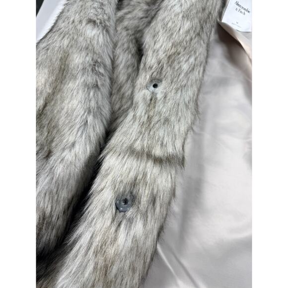 Abercrombie & Fitch Women’s Gray Faux Fur Coat – Size Medium – Unused – Luxe - Picture 4 of 6
